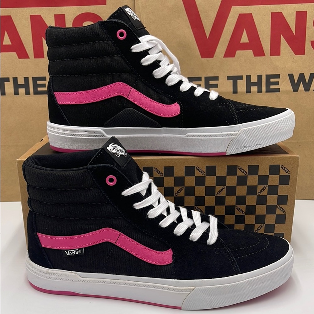 Vans Men’s Bmx Sk8-Hi Black/Magenta
VN0005V0KMN Sneakers - Picture 2 of 16